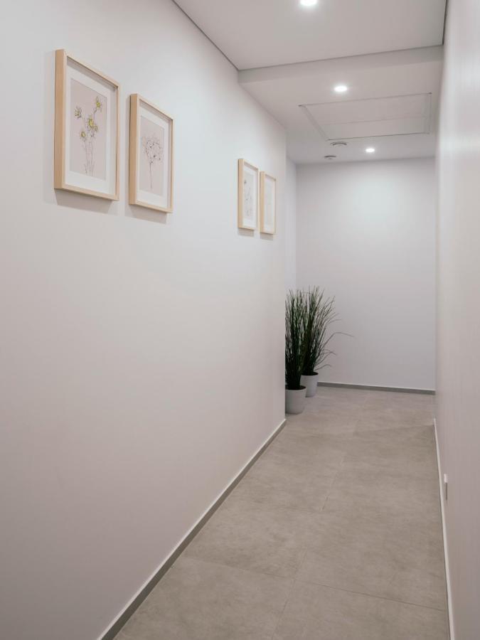 J14A I Rooms & Apartments Automated Self Check-In VNO Exterior photo